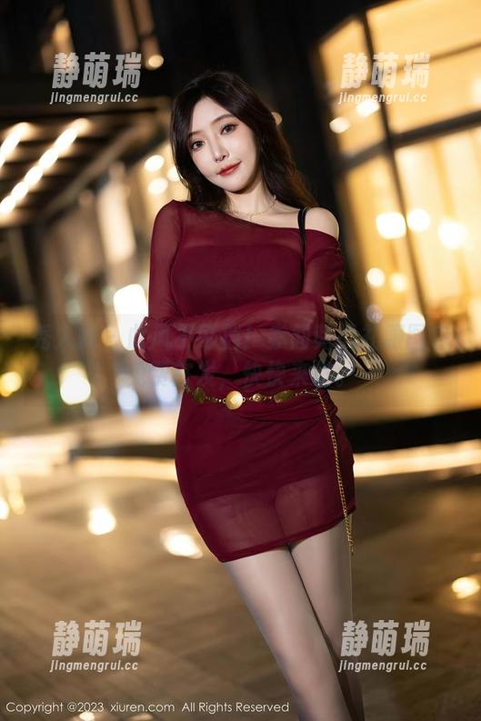 秀人网 - 此风不可挡！赤间菀枫礼服图包免费首发，快快来拿。