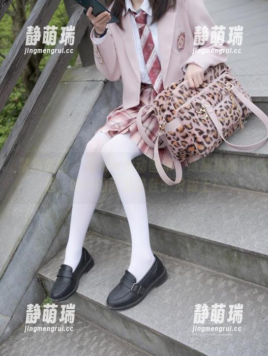 紧急企划 - 见希w运动图集：练腿练得飞起，唯一的问题是鞋子没跟上！