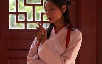 蜜桃社 – 这些桃乃香Tina的原图，让我对套装有了新的认识