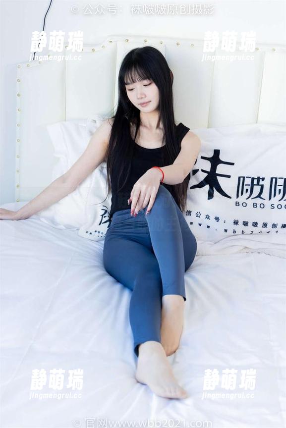 袜啵啵 - 果果的鞋子派对：两双高跟鞋，谁才是当晚的主角？