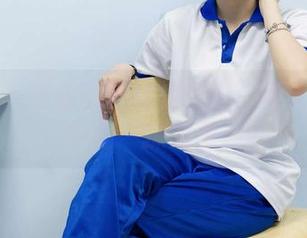 袜啵啵 – 甜甜圈的裸足精选：行走在微风中的一抹温柔。