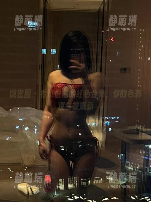 微密圈 - 看过詹詹的红色合集，你的色彩观会被刷新