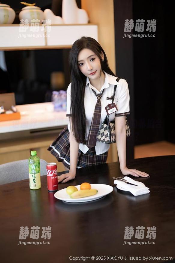 语画界 - 职涯之路——玥儿玥er的私拍合集，穿西装是不是就能升职？