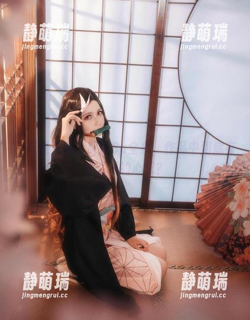 不只是校服，逐月Su全集，作品中到底有什么样的心思？
