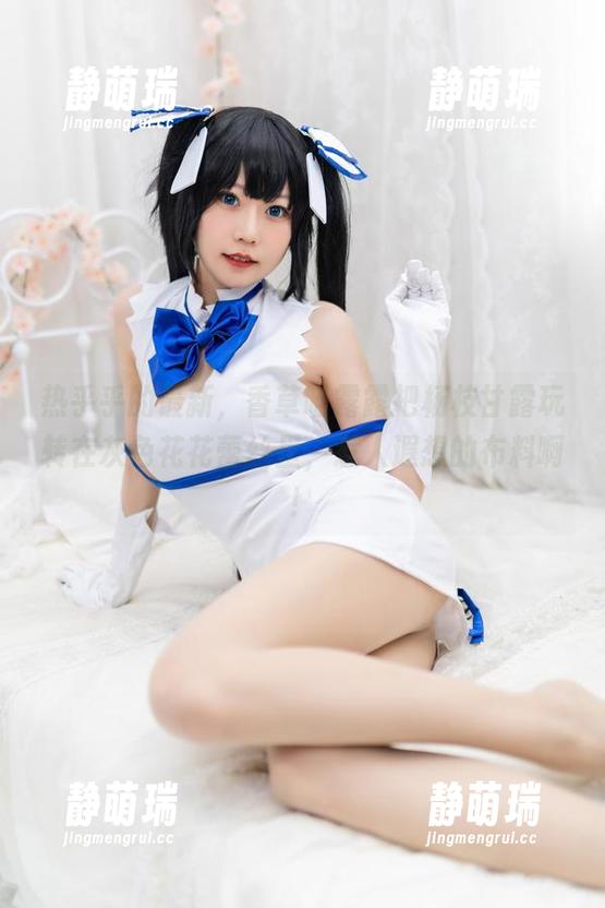 热乎乎的最新，香草喵露露把杨枝甘露玩转在灰色花花蕾丝里，惹人遐想的布料啊！