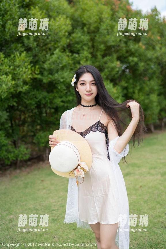 魅妍社 - 果儿Victoria的礼服，看这原图，能不能再清晰点？下载后再说！