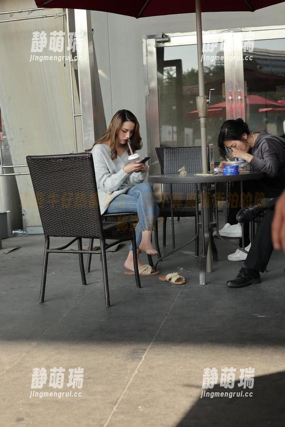 这些牛仔热裤集合，算不算魔镜街拍的隐秘武器？