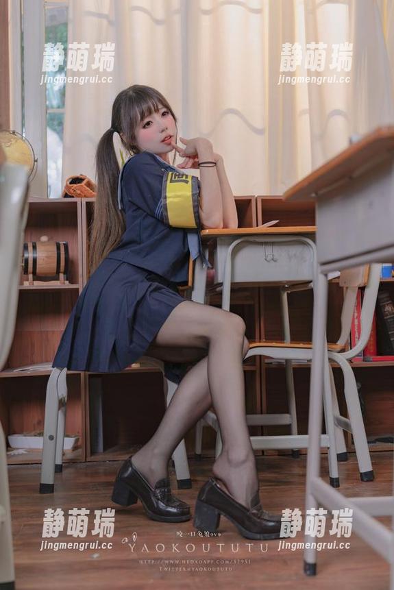 私房里的黏黏团子兔，图集中徘徊的申鹤